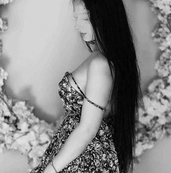 У меня обширные услуги, которые охватывают все твои фантазии и желания. Ты можешь насладиться моими нежными прикосновениями и погрузиться в мир удовольствия. Я идеальный компаньон для вечеринок, деловых мероприятий или даже просто для приятного времяпрепровождения. Мои отзывы говорят сами за себя - мои клиенты всегда оставляют полностью довольными. Я живу в Москве - самом прекрасном городе, где ты сможешь испытать все радости жизни. Первое фото со мной - обещаю, что ты не сможешь устоять. Отправь мне сообщение, и мы сможем устроить встречу, которую ты никогда не забудешь. 💋🌟🔥 7374, 26 лет