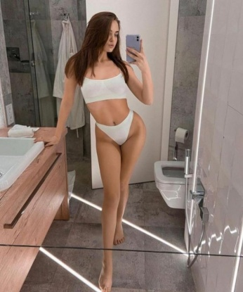 Живу в Москве и готова подарить тебе незабываемые моменты страсти и наслаждения. У меня есть много интересных услуг, которые позволят нам окунуться в мир наслаждения. Люблю экспериментировать и открыта для новых фантазий. 💋 Мои нежные прикосновения и эротический массаж точно не оставят тебя равнодушным. Фото гарантировано соответствуют действительности, как и отзывы моих довольных клиентов. 💕 Так что не теряй время, просто позвони мне и я сделаю все, чтобы устроить для тебя настоящую сказку! 💫 8368, 21 год